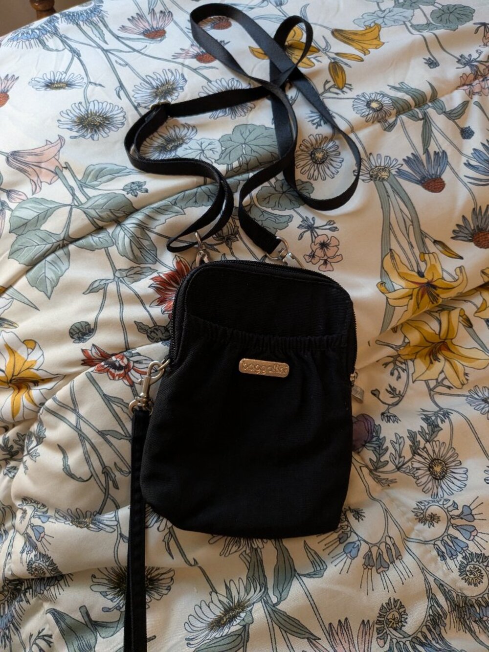 Baggallini Bryant Phone Pouch